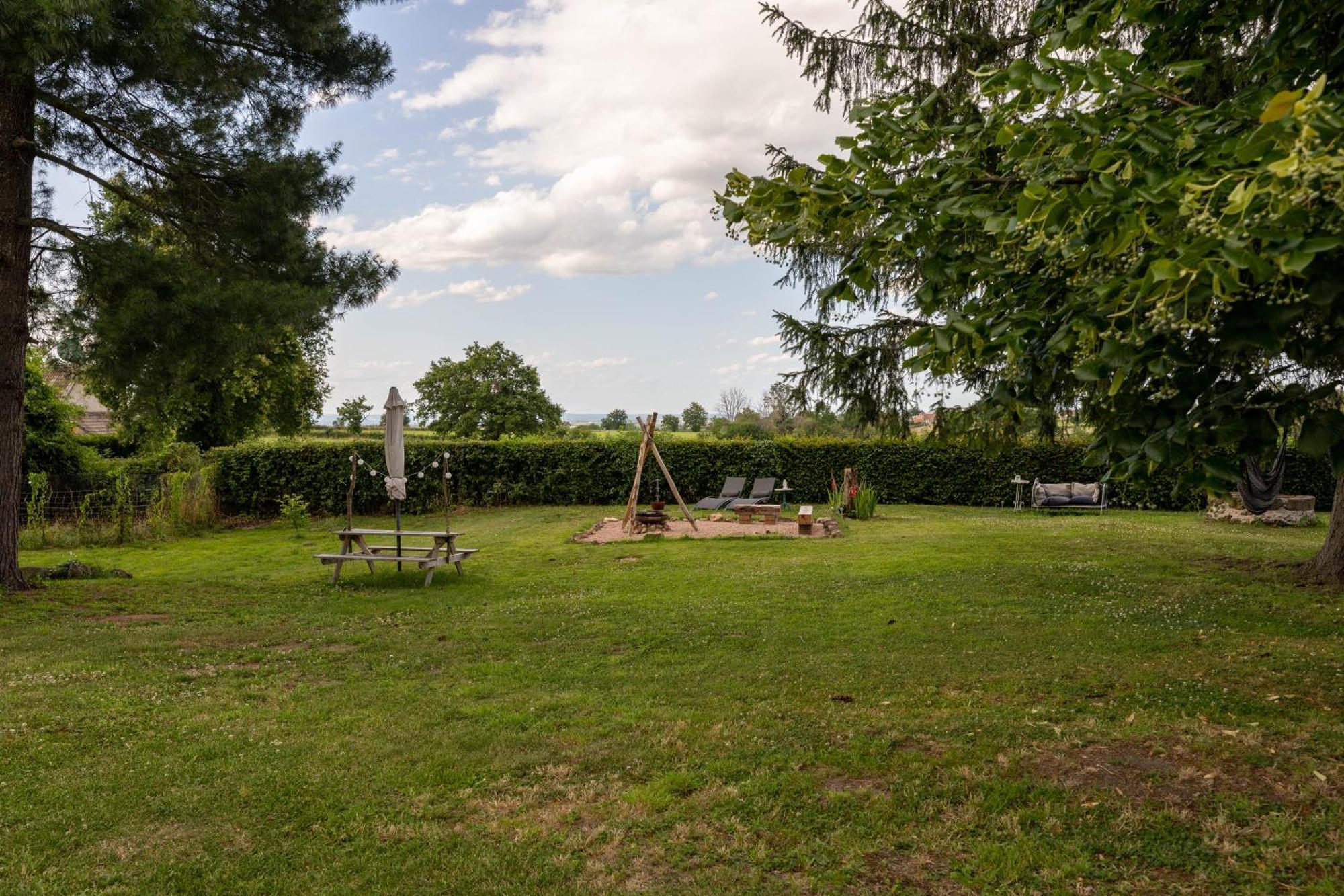 Bed and Breakfast Domaine La Pomme De Pin Louroux-de-Beaune Exterior foto