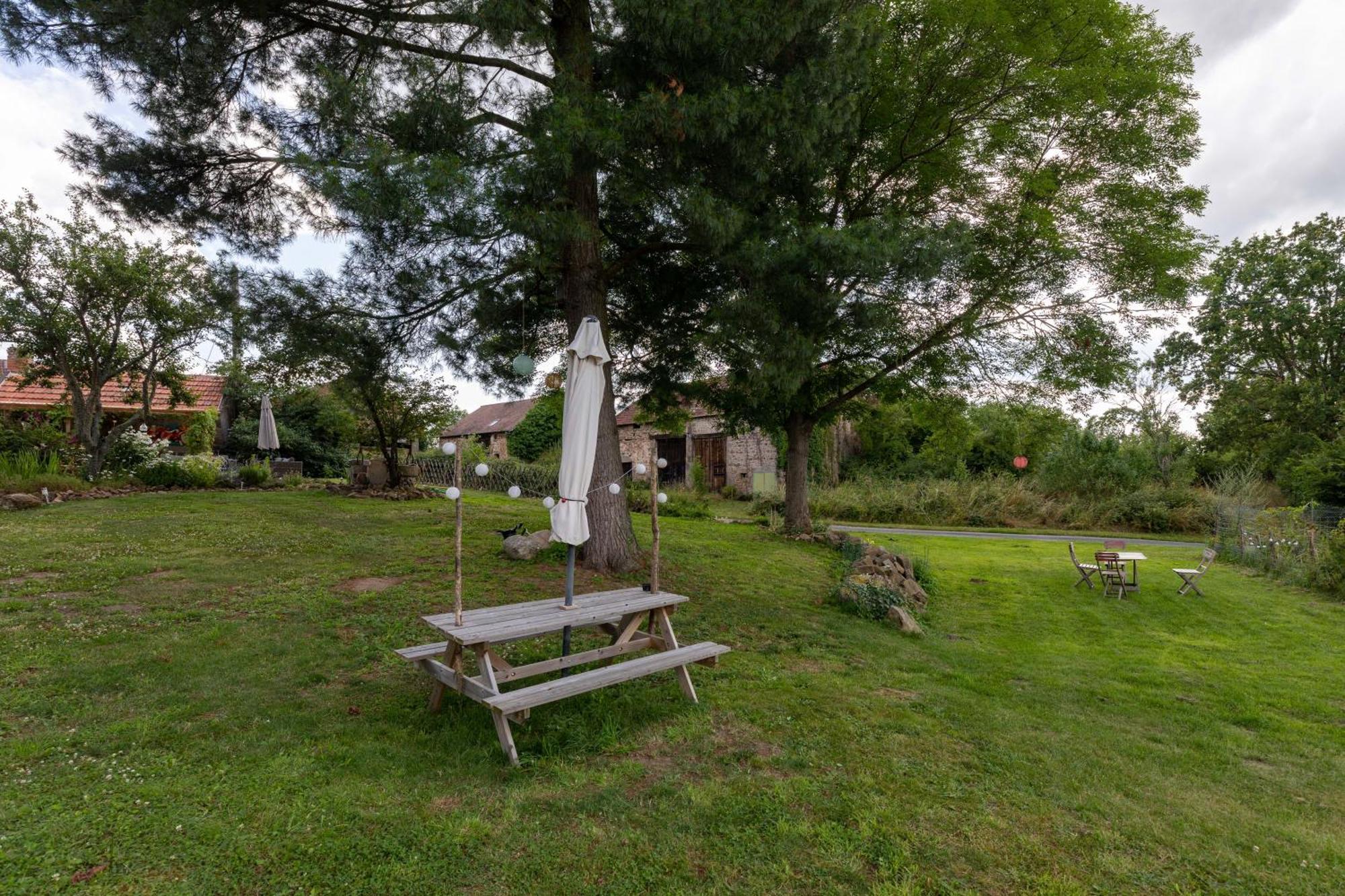 Bed and Breakfast Domaine La Pomme De Pin Louroux-de-Beaune Exterior foto